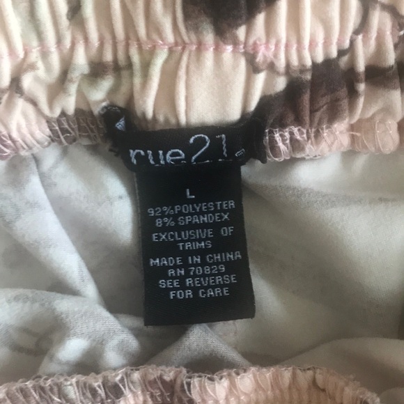 Shorts - Picture 3 of 3